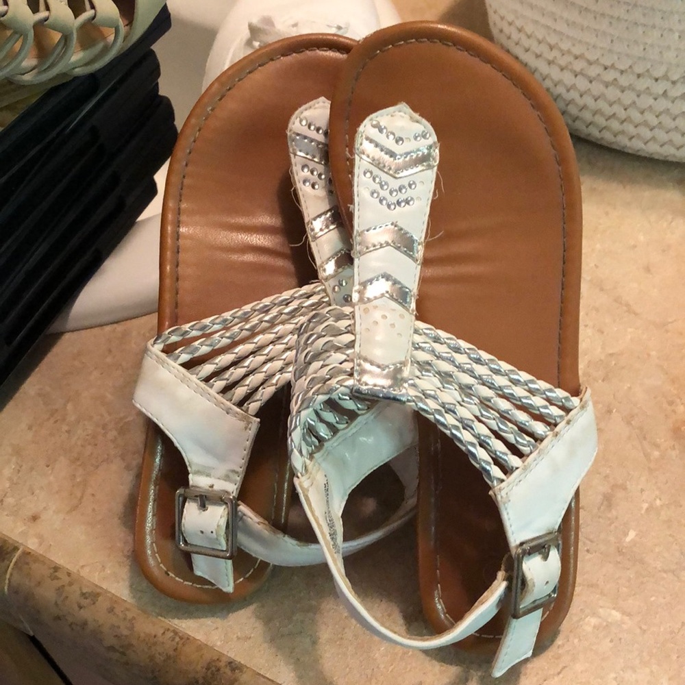 Girls size 2 silver/white sandals